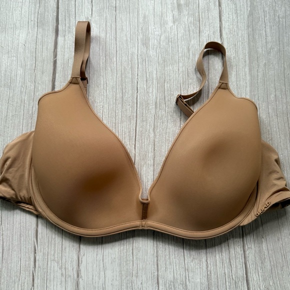 SKIMS Other - SKIMS WEIGHTLESS SCOOP BRA 44A